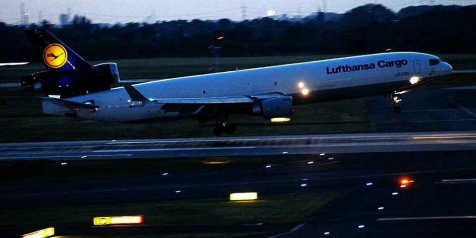 FLY: : Et fraktfly landet med 44 kister i Tyskland sent tirsdag. Dermed er 44 av ofrene i Germanwings-styrten kommet hjem.