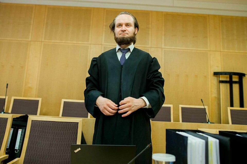 SIKTET: Advokat Nils Christian Nordhus er forsvarer for kvinnen som er hentet ut fra Syra. Hun er siktet for å ha deltatt i to terror-organisasjoner.