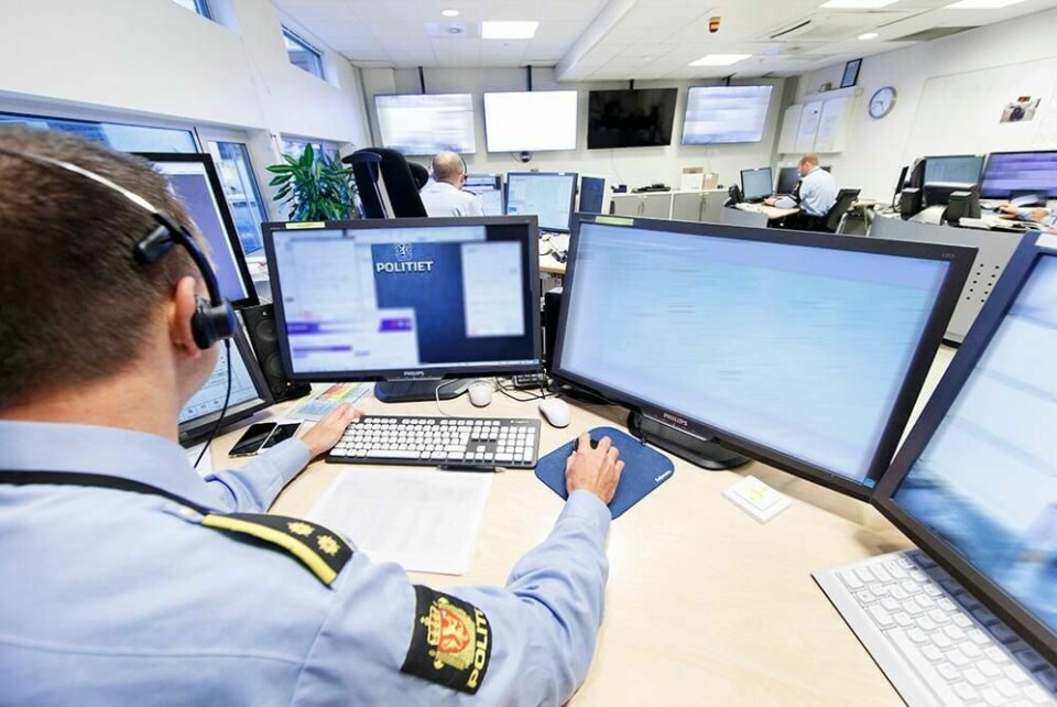 TRUSLER: Politiet har fått 190 trusler i løpet av to uker. Noen truer med å skyte på skoler i Norge.