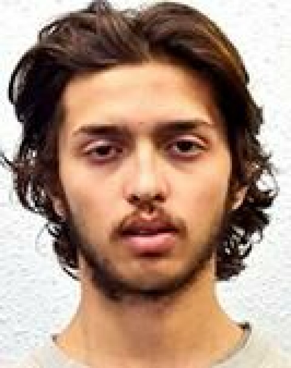 TERROR: Sudesh Amman knivstakk to personer i London søndag. Han hadde nylig sluppet ut av fengsel. Han var i fengsel for terror. Bildet viser Sudesh Amman som knivstakk to personer i London søndag.