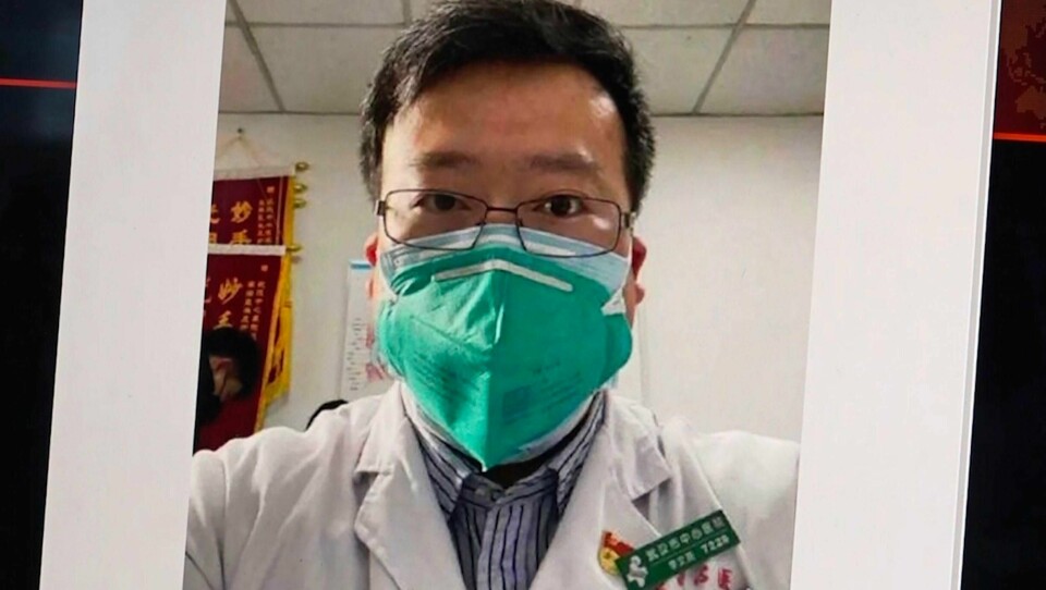 DØDE: Legen Li Wenliang varslet om det nye Wuhan-viruset. Nå er han død. Han ble 34 år gammel. Foto: AP / NTB scanpix