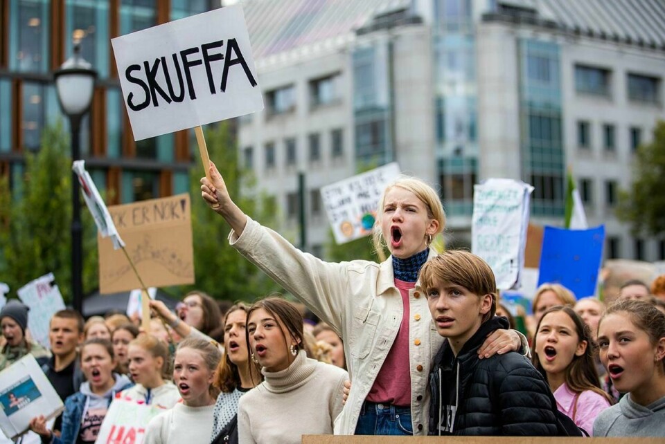 FRAVÆR: Ungdommer streiket for klimaet foran Stortinget i Oslo. Skolestreik gir ikke gyldig fravær, ifølge kunnskapsministeren.