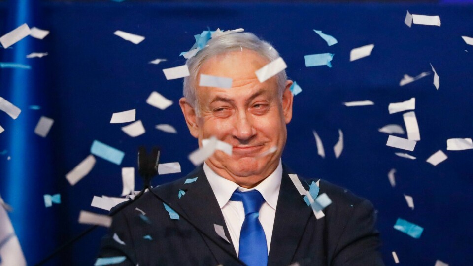 GLAD: Statsminister Benjamin Netanyahu og Likud kan juble, slik valg-resultatet ser ut nå. Israel holdt valg mandag.