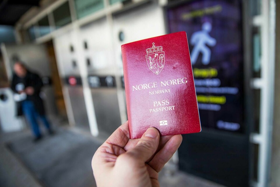 STENGT: Trenger du nytt pass? Da må du vente. Politiet stenger alle sine tjenester mot publikum foreløpig.