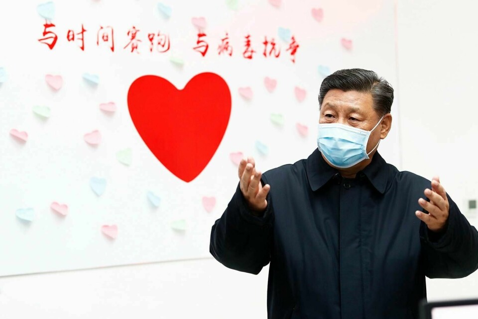 BESØK: Kinas president var på besøk i Wuhan. Der blir stadig færre syke av viruset korona.