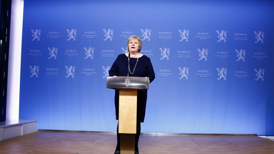 MER: Norske myndigheter skal gjøre mer for å stoppe spredningen av korona. Her er statsminister Erna Solberg på en pressekonferanse lørdag.