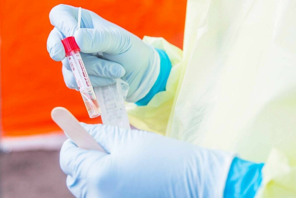 DØD: Viruset korona er årsaken til at en eldre person er død. Det fortalte statsministeren torsdag.