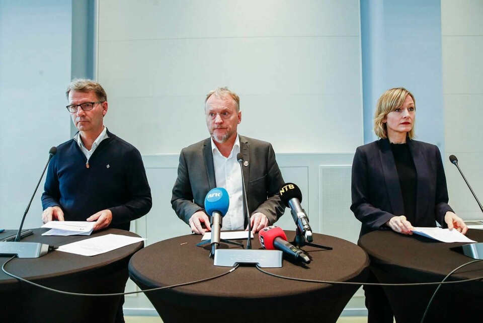 ALVORLIG: Oslo kommune holdt en pressekonferanse onsdag. Helsebyråd Robert Steen, byrådsleder Raymond Johansen og Oppvekst- og kunnskapsbyråd Inga Marte Thorkildsen fortalte om hva Oslo gjør. De vil hindre smitte i Oslo.