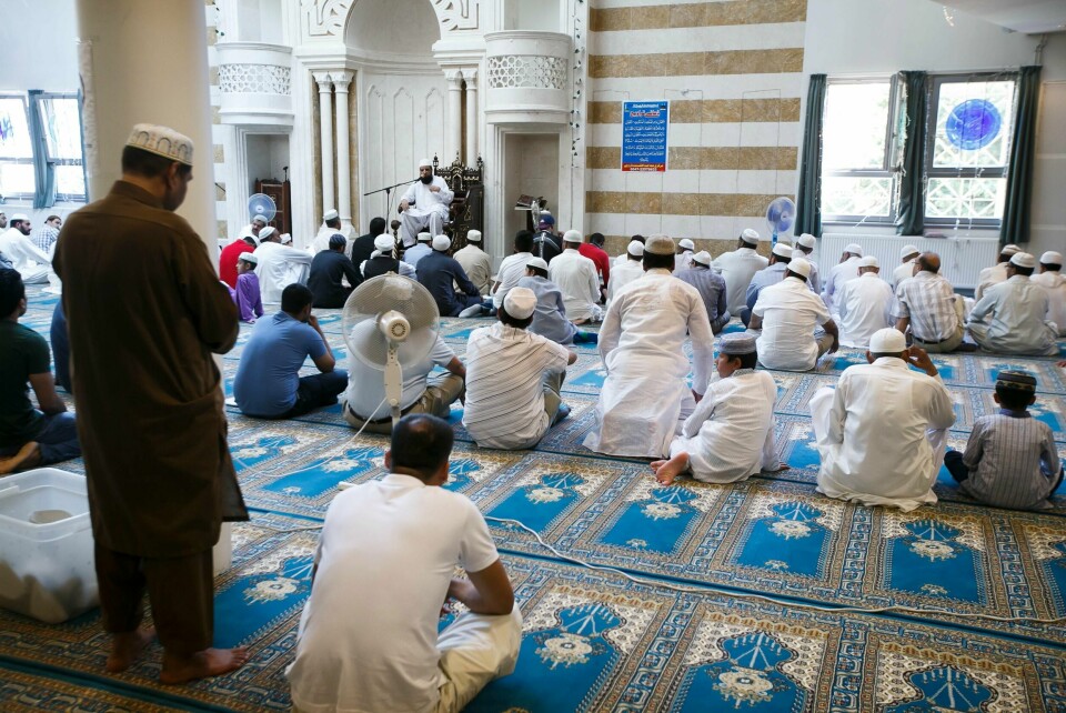 SAMLES: Vanligvis samles muslimer i moskeen under ramadan. Korona-pandemien gjør at det blir vanskelig. FHI har laget egne råd for smittevern under ramadan.