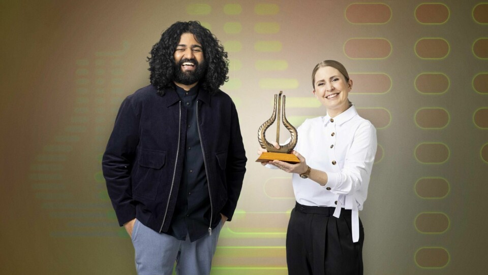 PRISUTDELING: Sandeep Singh og Silje Nordnes deler ut Spellemann-prisene på TV fredag kveld.