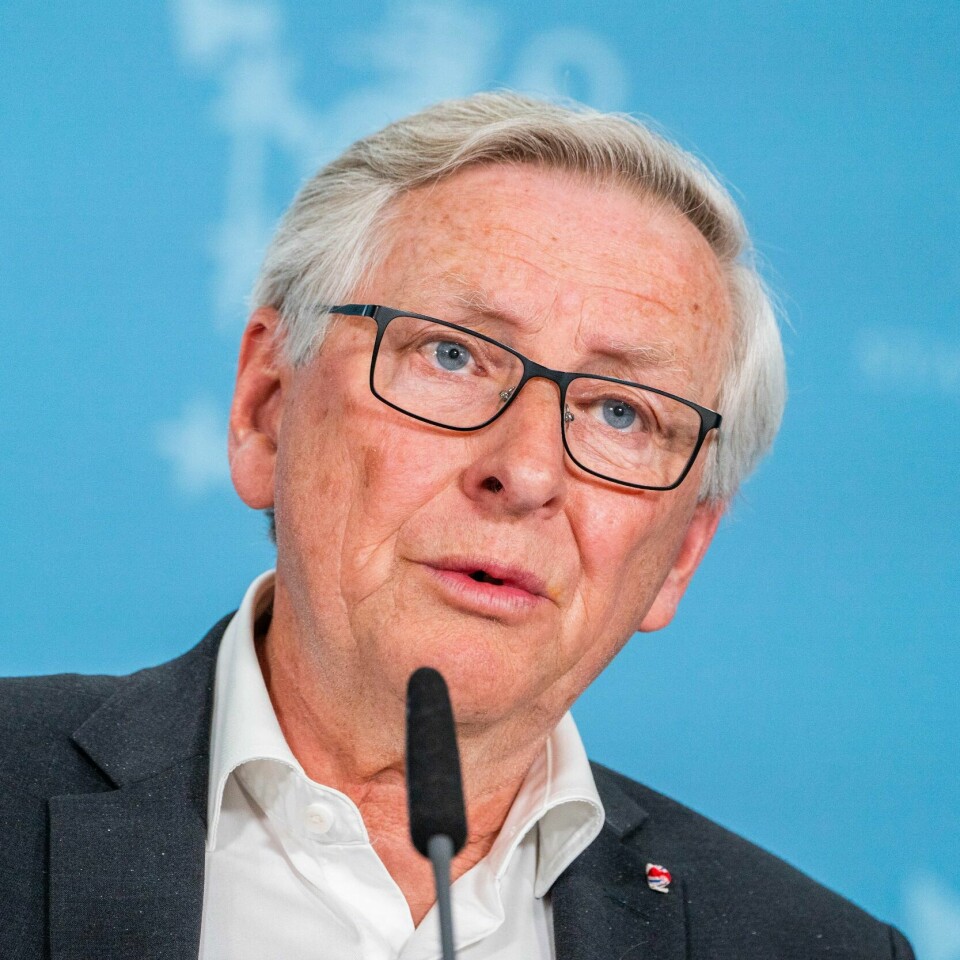 VURDERING: Korona-kommisjonen synes regjeringen har ledet Norge godt gjennom korona. Leder i kommisjonen, Stener Kvinnsland, fortalte om vurderingen av regjeringen.