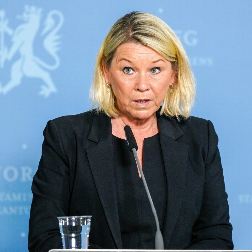 REGEL: Regjeringen vil ha en midlertidig regel for asylsøkere som har bodd lenge i Norge. Om de er gamle nok og har bodd lenge nok i Norge, så kan de få opphold, sier Monica Mæland.
