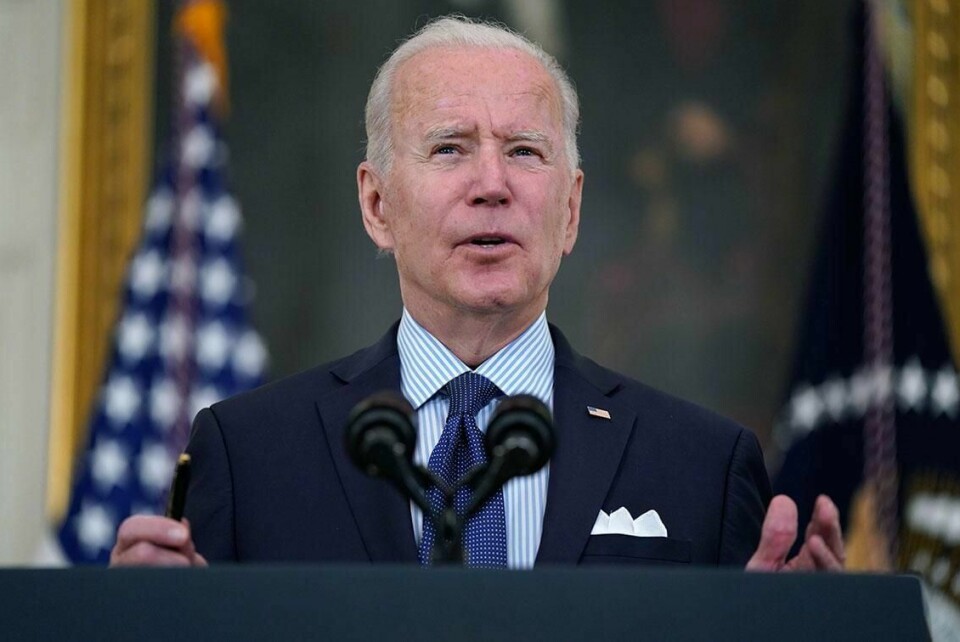 DELE: President Joe Biden sier at USA støtter en plan for å dele oppskrifter på korona-vaksiner.