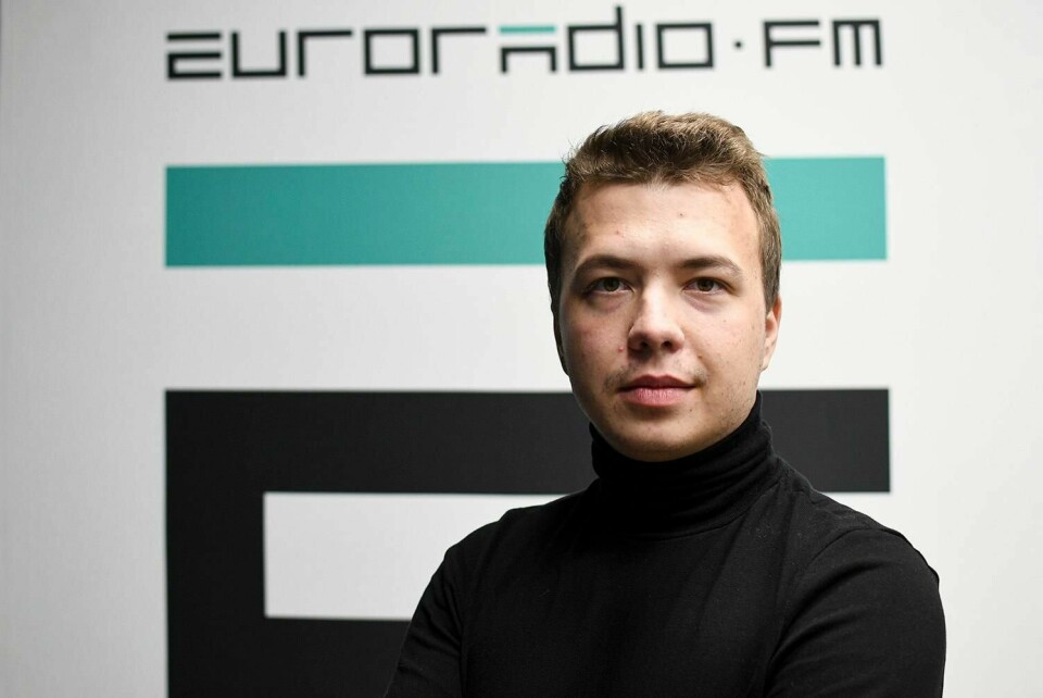 ARRESTERT: Journalisten Raman Pratasevich snakker mot regimet i Hviterussland. Flyet han satt i, ble tvunget til å lande i Minsk. Nå er han og kjæresten arrestert. Bildet er tatt ved en annen anledning.