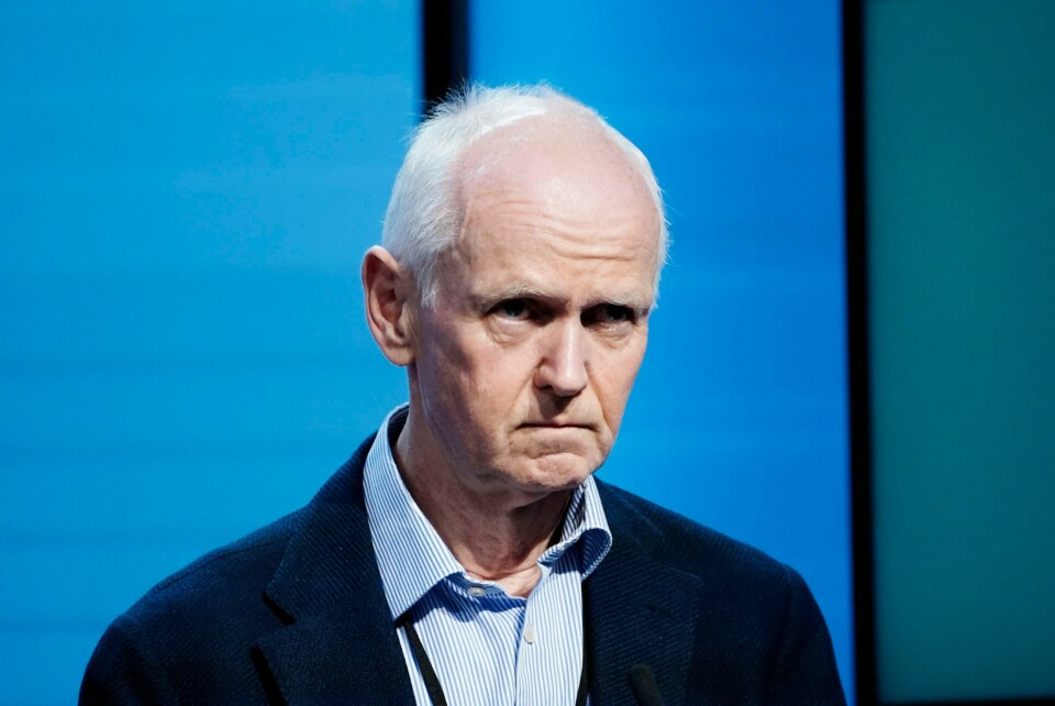 DIREKTØR: Geir Bukholm er direktør for smittevern i FHI. Han sier at FHI nå vurderer å forlenge tiden mellom folk får første og andre dose av korona-vaksinen. Det er for at flere skal få første dose så fort som mulig. Geir Bukholm, smitteverndirektør i Folkehelseinstituttet, bekrefter at den reduserte vaksineleveransen fra Pfizer i juli får konsekvenser for vaksineprogrammet. Foto: Terje Pedersen / NTB
