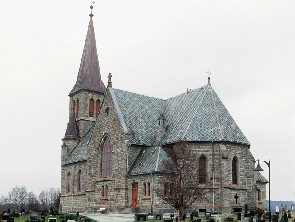 Kirken mister stadig flere medlemmer. På ti år har de mister over 150.000. Den siste tiden kan det skyldes korona-pandemien. 199604: Melhus kirke , Sør-Trøndelag . NTB arkivfoto: Gorm Kallestad / NTB