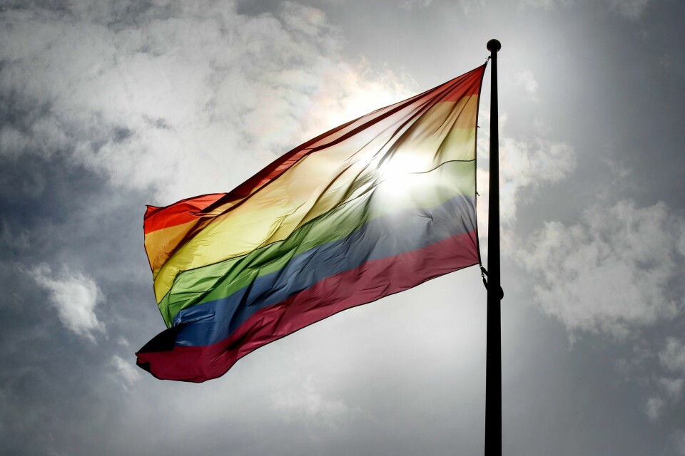 PRIDE: Regnbue-flagget ble for første gang brukt i 1978 i San Francisco. Det var under en parade for homofile og lesbiske personers rettigheter.