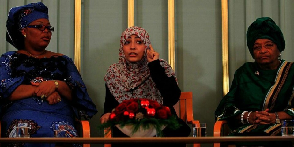 FREDSPRIS: Alle de tre fredspris-vinnerne er på plass i Oslo. Fra venste i bildet sitter Leymah Gbowee, Tawakul Karman og Ellen Johnson-Sirleaf.