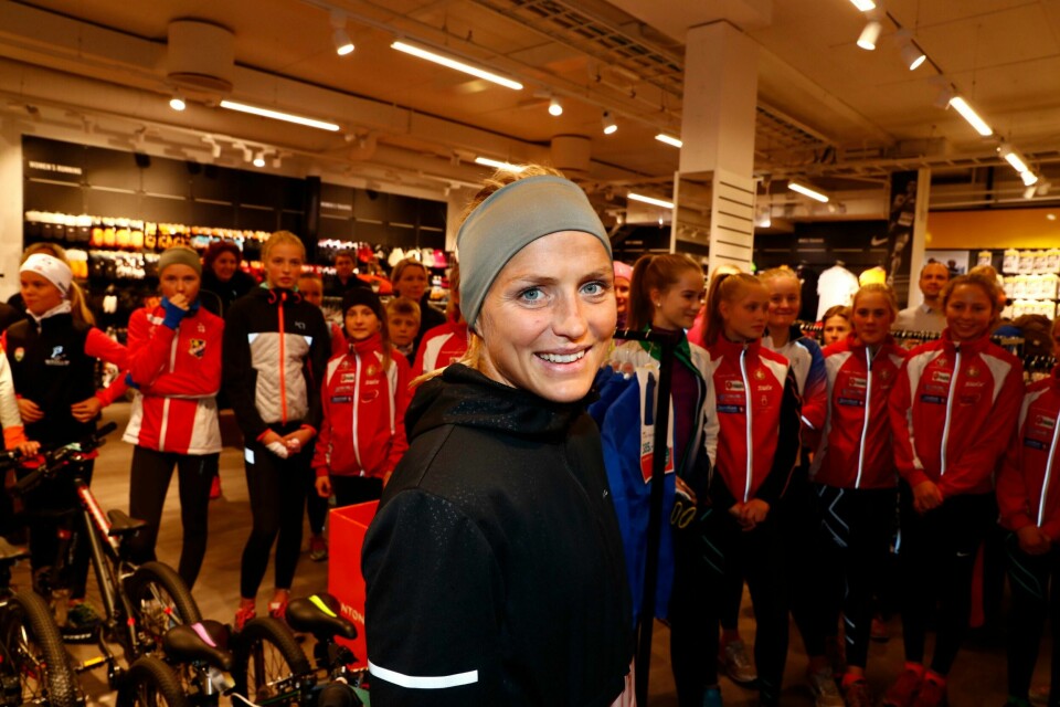 TÅRER: Therese Johaug begynte å gråte da hennes venninne Marit Bjørgen ringte henne. Bjørgen fortalte at hun skal slutte som aktiv langrennsløper.