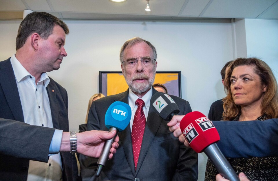 ENIGE: Det ble ingen streik søndag. Det er partene glade for. Her snakker NHO-leder Kristin Skogen Lund, riksmekler Nils Dalseide og LO-leder Hans-Christian Gabrielsen med mediene.