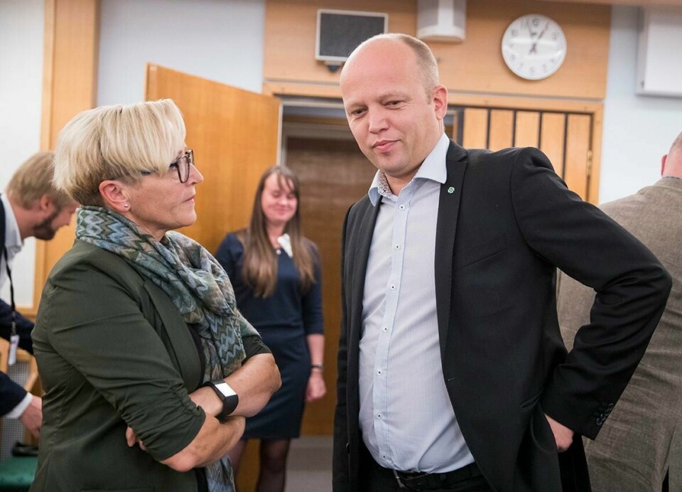 ANMELDT: Politiker Liv Signe Navarsete i Senterpartiet fikk en seksuell melding. Her står hun sammen med Trygve Slagsvold Vedum. Han er leder i Senterpartiet.