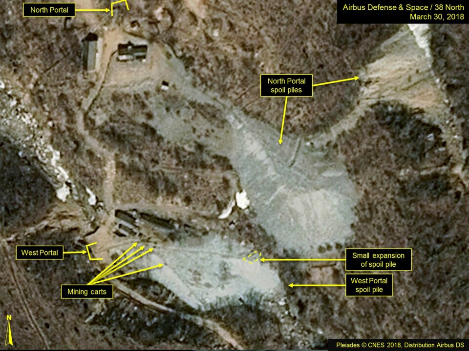 BILDER: Bilder tatt fra lufta viser at Nord-Korea holder på å ødelegge et sted for atomvåpen.
