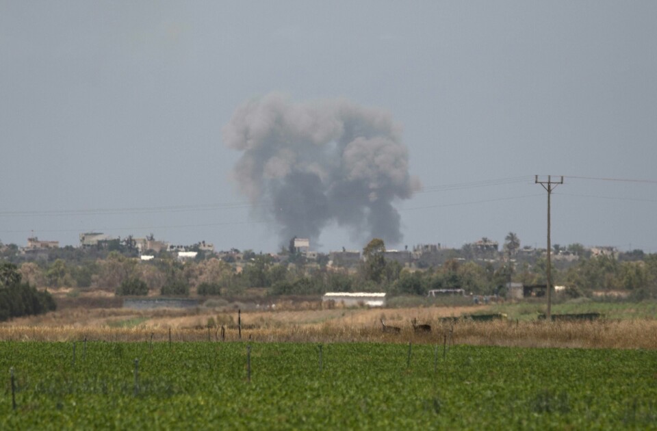 ANGREP: Israel har angrepet mål på Gazastripen. Bildet er tatt fra den israelske siden av grensen.