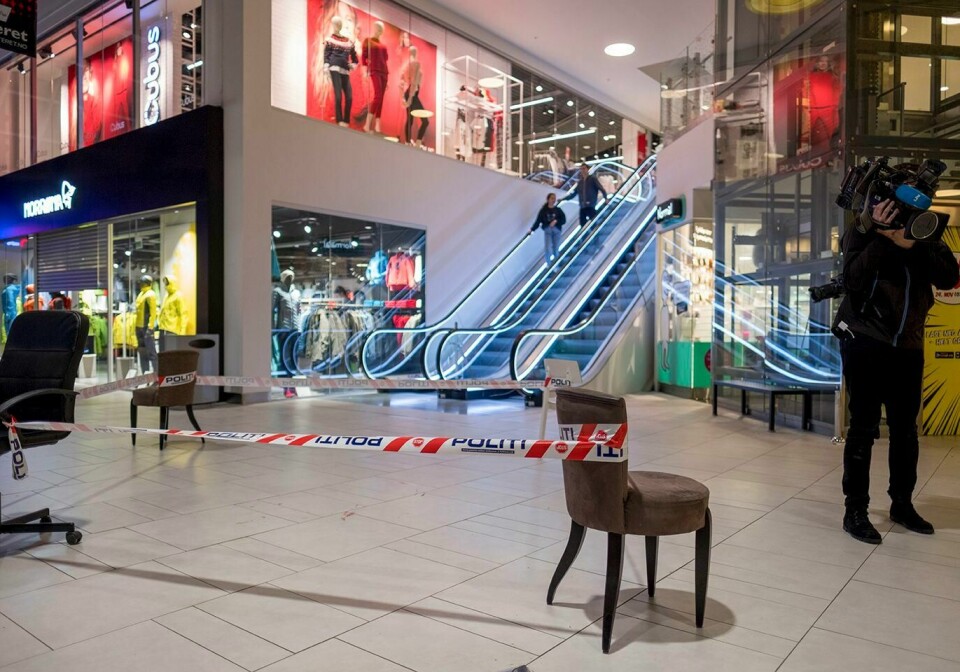 DRAP: I fjor angrep en jente to kvinner med kniv. I retten fortalte jenta at hun skal ha lest om andre drap før knivstikkingen.