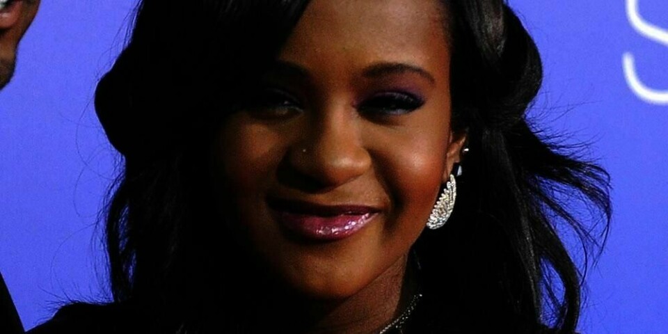 DÅRLIG: 22 år gamle Bobbi Kristina Brown ble funnet livløs i et badekar. Ingen behandling på sykehus har hjulpet. Nå flyttes datteren til popstjernen Whitney Houston til et pleiehjem.