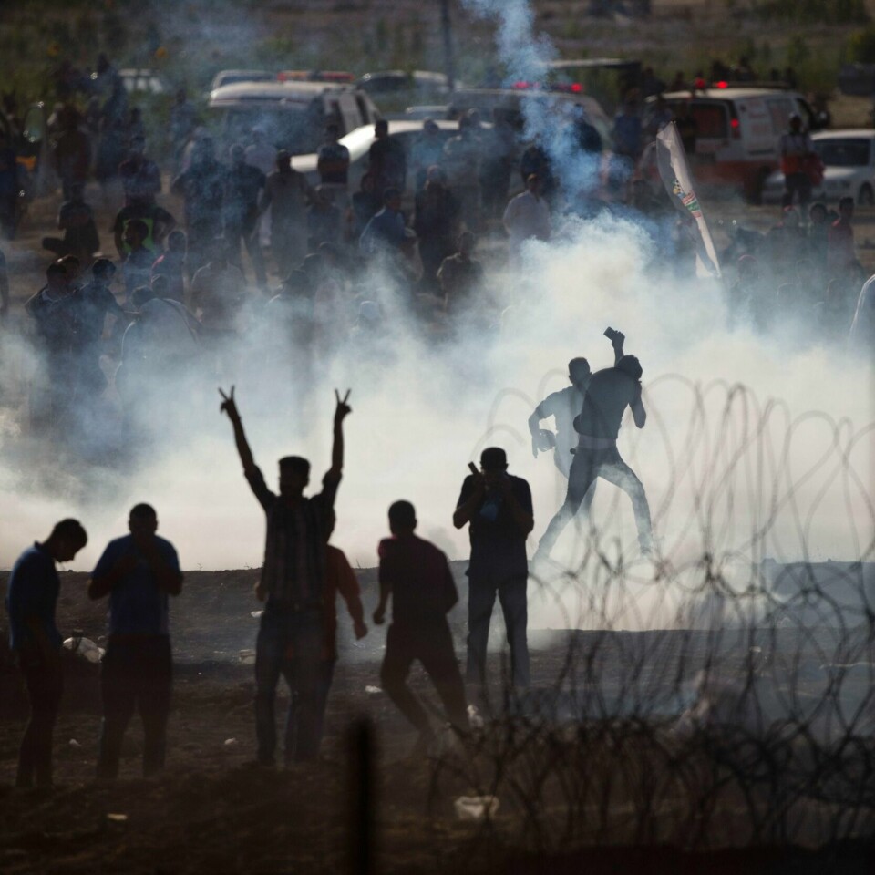 DEMONSTRERER: Palestinere protesterer mot Israel. De vil ha tilbake landområder. Protestene har ført til over 100 drepte denne våren.