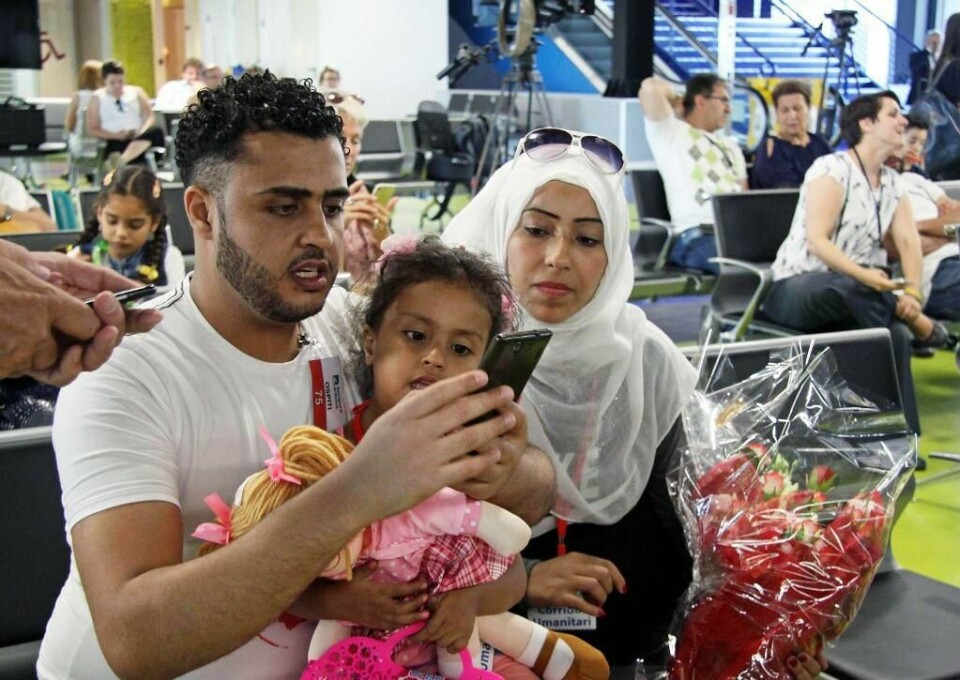 FRAMME: En familie fra Syria har landet i Roma i Italia. Landet blir deres nye hjem.