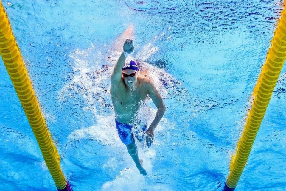 GOD: Henrik Christiansen gjorde det godt på 800 meter fri i VM. Lørdag svømmer han for finaleplass i 1.500 meter fri.
