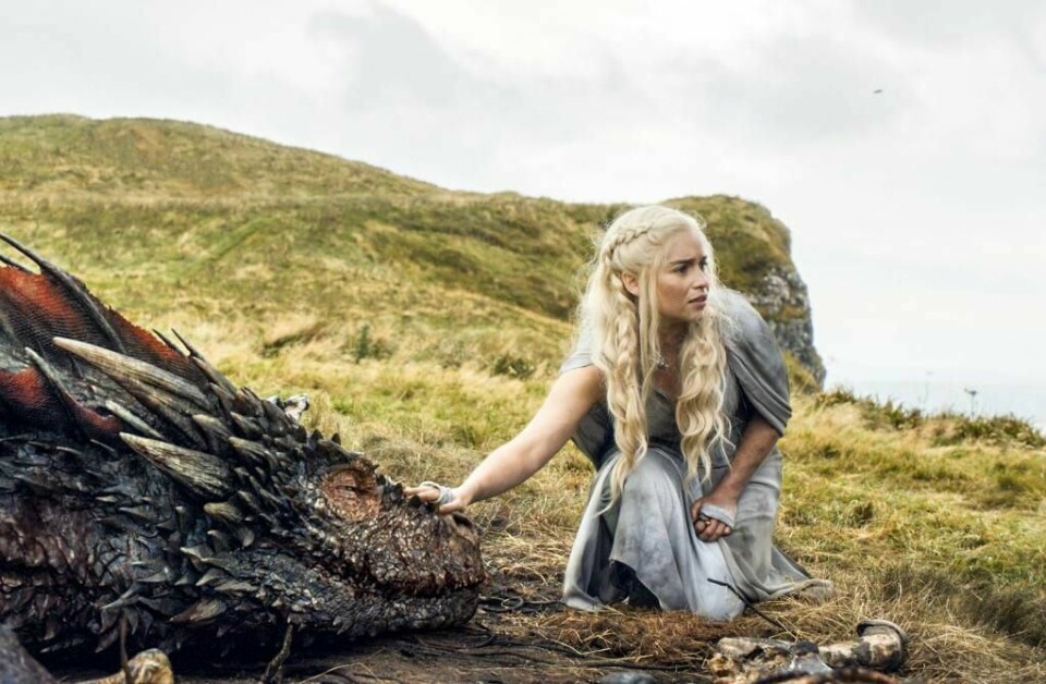 UNG: Daenerys Targaryen vil styre i kongerikene. Emilia Clarke spiller den unge lederen.