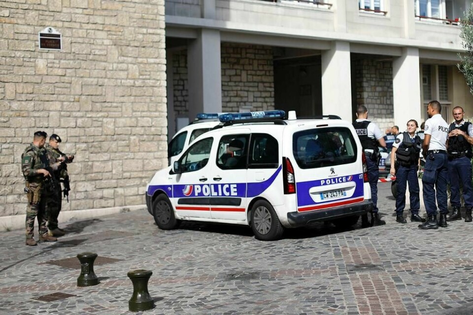 PÅKJØRT: Flere soldater ble påkjørt onsdag. Det skjedde nær Paris i Frankrike.