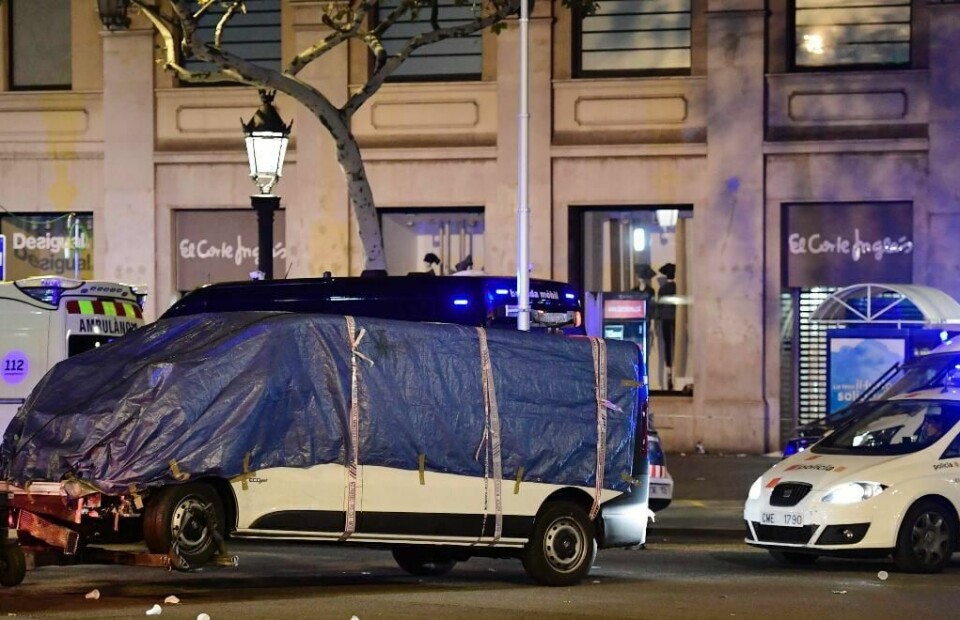 BARCELONA: Denne bilen ble brukt i angrepet. 13 personer ble drept i Barcelona i Spania torsdag.