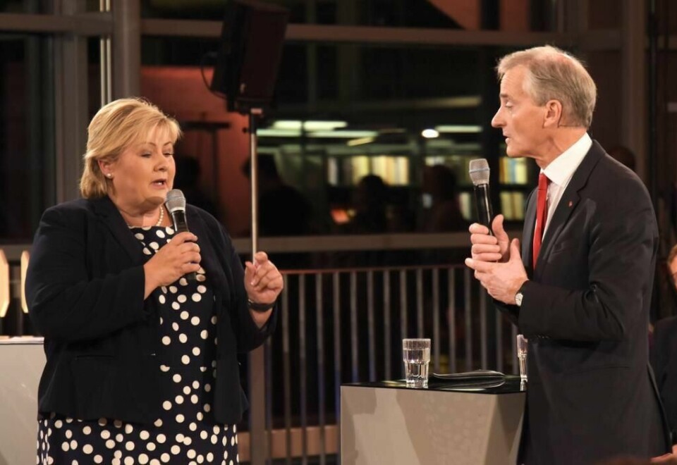 DEBATT: Erna Solberg (til høyre) møtte Jonas Gahr Støre til debatt i Tromsø. Samme kveld kom målinger som viser at Solbergs parti Høyre er størst.