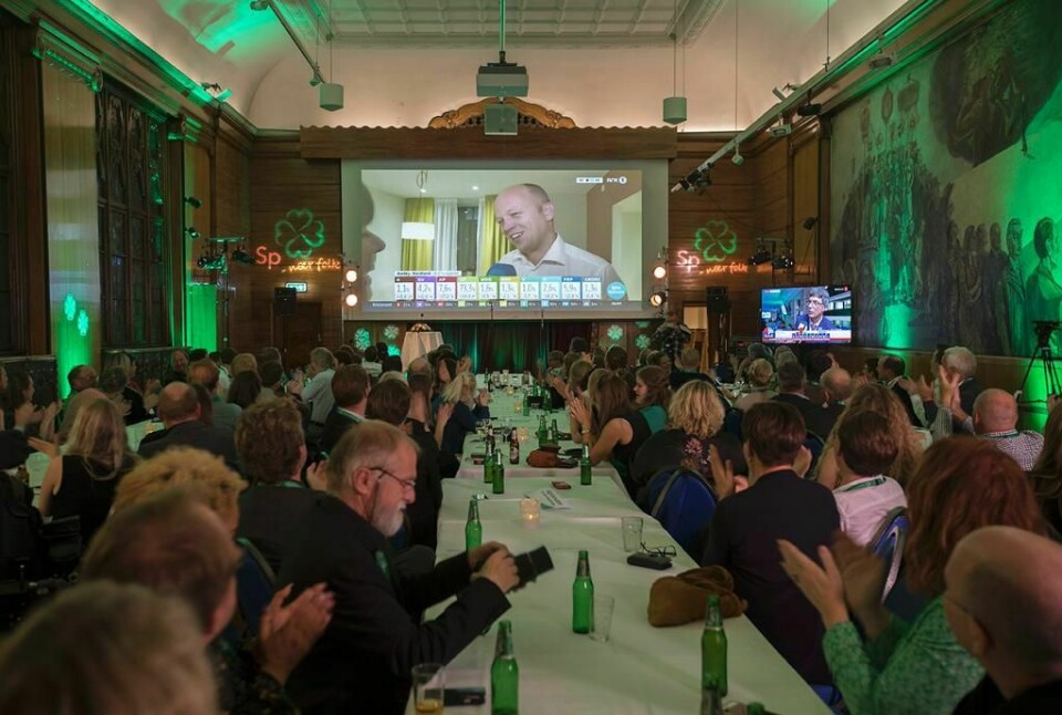 STERKE: Senterpartiet har gjort det bra i distriktene i nord. Bildet viser valgvaken der leder Trygve Slagsvold Vedum som kommenterer det foreløpige resultatet.