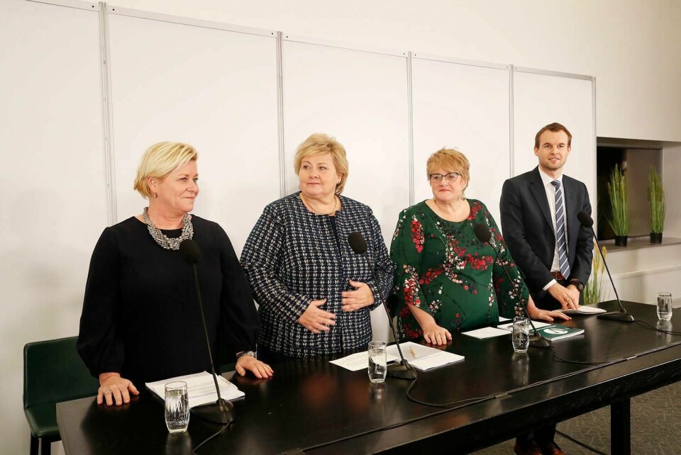 ENIGE: Frp-leder Siv Jensen, statsminister Erna Solberg, Venstre-leder Trine Skei Grande og nestleder i KrF, Kjell Ingolf Ropstad er enige. Det blir en ny regjering i Norge. Den får flertall på Stortinget.