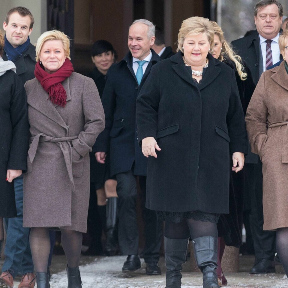 FLERTALL: Den utvidede regjeringen har flertall på Stortinget. Men den har blitt mindre populær, ifølge ny måling.