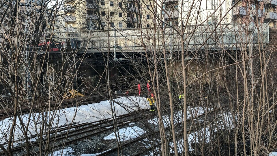 ULYKKE: Tre ungdommer ble skadd i en ulykke i en tunnel. En av dem døde av skadene.