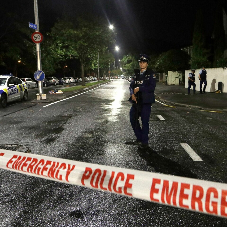 ANGREP: Fredag angrep en mann moskeer på New Zealand. Mannen sier han har snakket med terroristen Anders Behring Breivik.