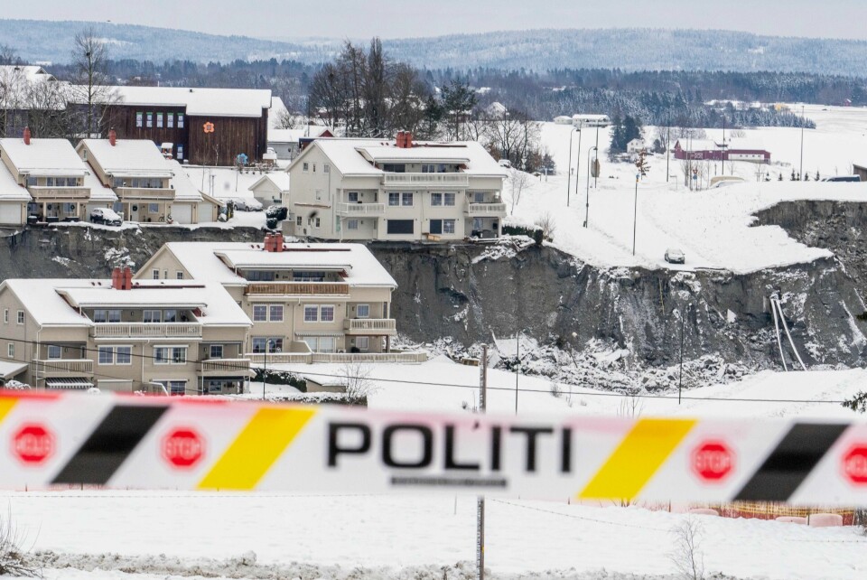 VENTER: Politiet skal vente til mandag med å lete mer etter de savnede etter skredet i Gjerdrum.