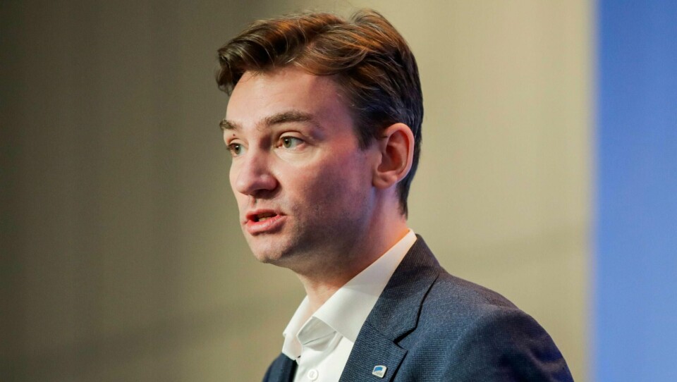 REGJERINGEN: Folk kan være permittert lenger. Det sier minister Henrik Asheim til NRK.