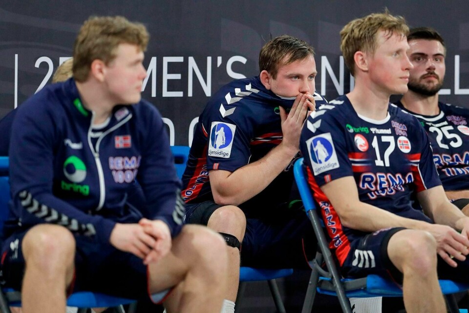 TAPTE: Spiller Sander Sagnosen ( i midten) ble skadd under kampen mot Spania. Norge tapte til slutt kvartfinalen i håndball-VM. Dermed er de ute av mesterskapet.