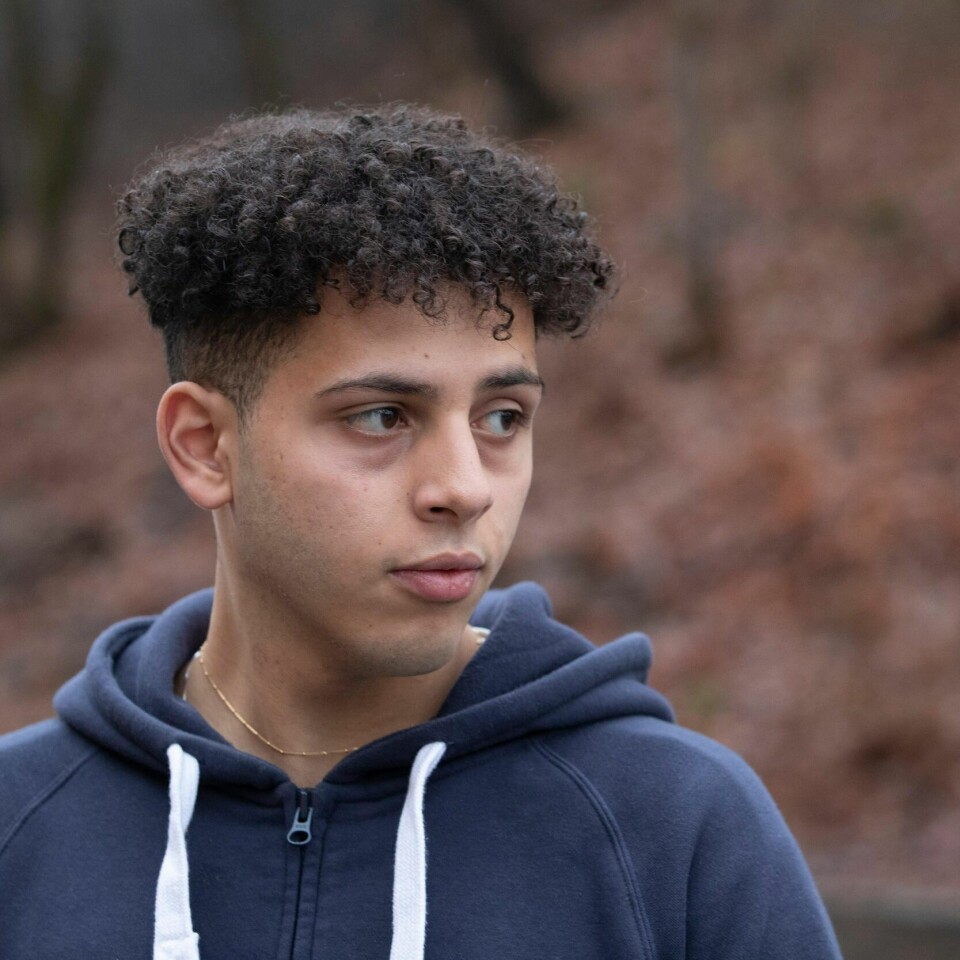 FRIST: Mustafa Hasan har fått en frist om at han må ha reist fra Norge 1. juli. Det kan være reglene er tolket feil. Men politikere i Norge sier nei til å vente med utsending til etter reglene er undersøkt.