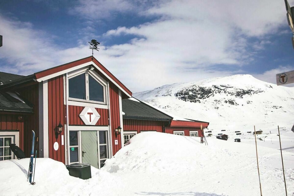 VIRUS: Én av gjestene ved DNT-hytta Fondsbu i Jotunheimen har testet positivt for korona-virus. Rundt 40 hytte-gjester er satt i karantene på hytta.