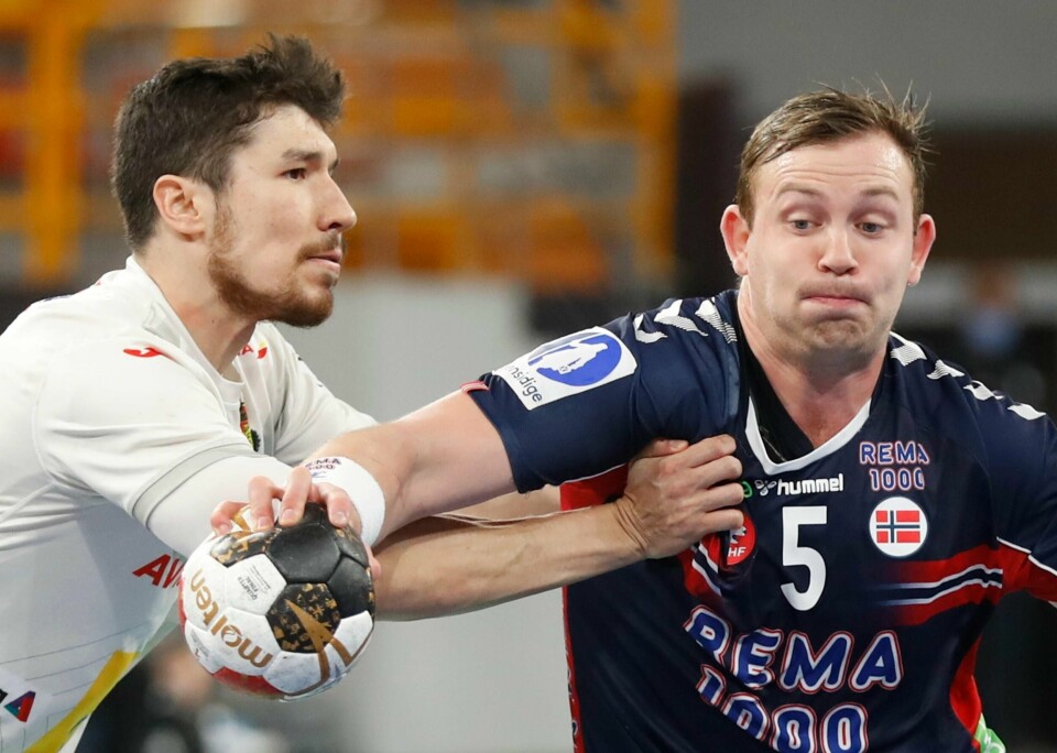 BORTE: Sander Sagosen får ikke spille kamper i Trondheim i mars. Norge må spille i Montenegro. Det er en følge av tiltak mot smitte med korona.