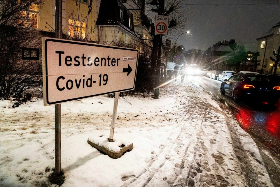 TEST: Her kan folk teste seg for korona. Stadig flere gjør det. Og stadig flere blir smittet med viruset, viser nye tall.