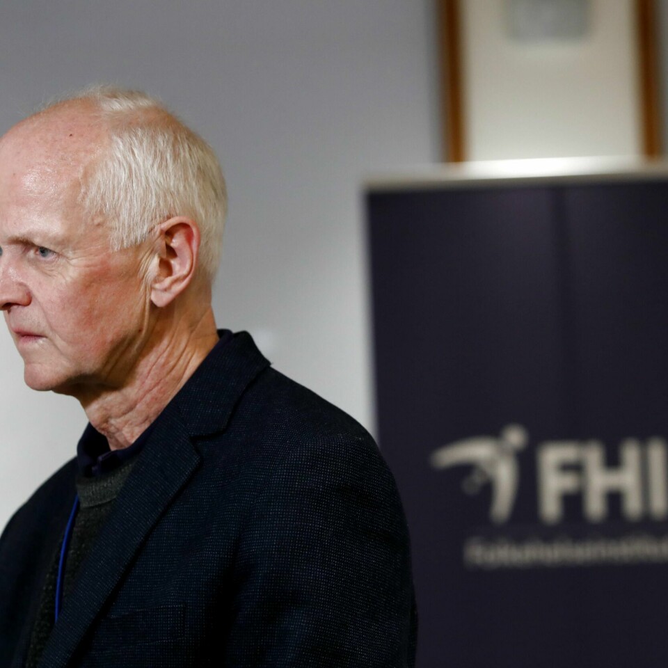 STOPP: Geir Bukholm sier det blir stopp i bruk av vaksinen fra AstraZeneca. De må undersøke om den kan føre til blodpropp.