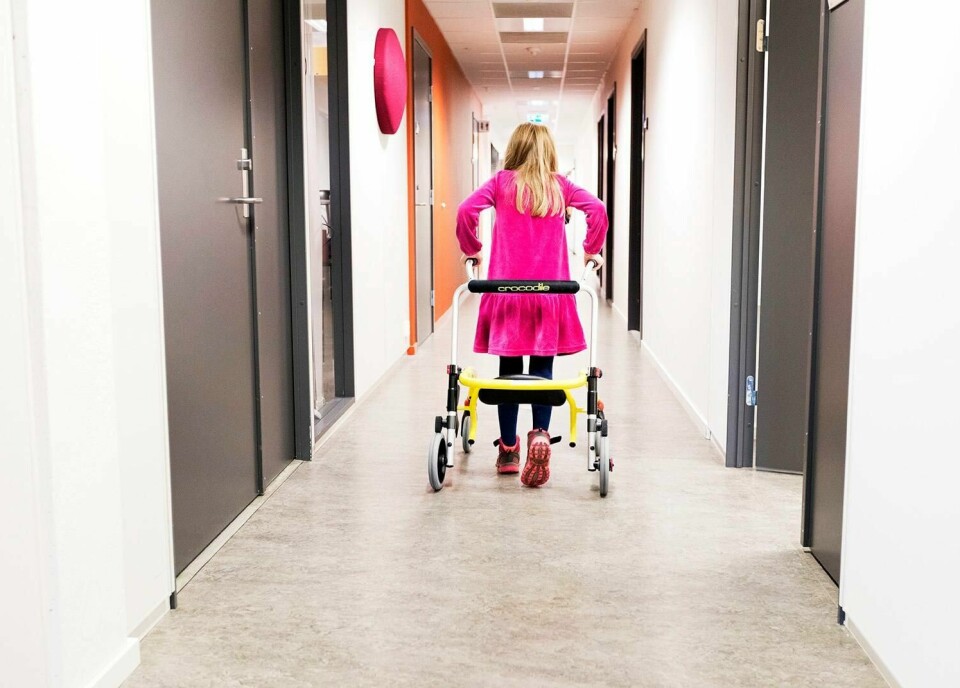 HJELP: Familier med funksjonshemmede eller alorlig syke barn, skal få mer hjelp. Og tid til å være foreldre, sier statsministeren.